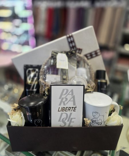 هدية الفخامة السوداء